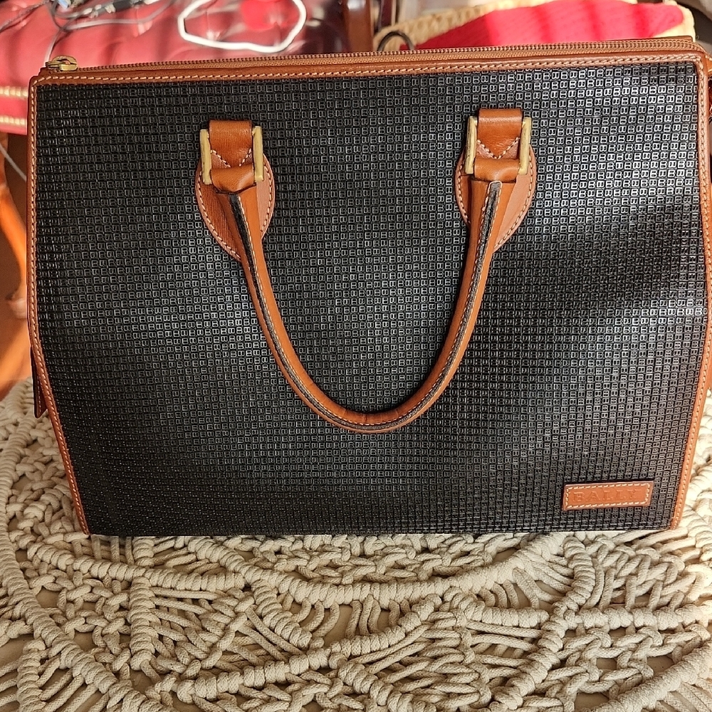 Bally Vintage Elegant Black and Tan Handbag